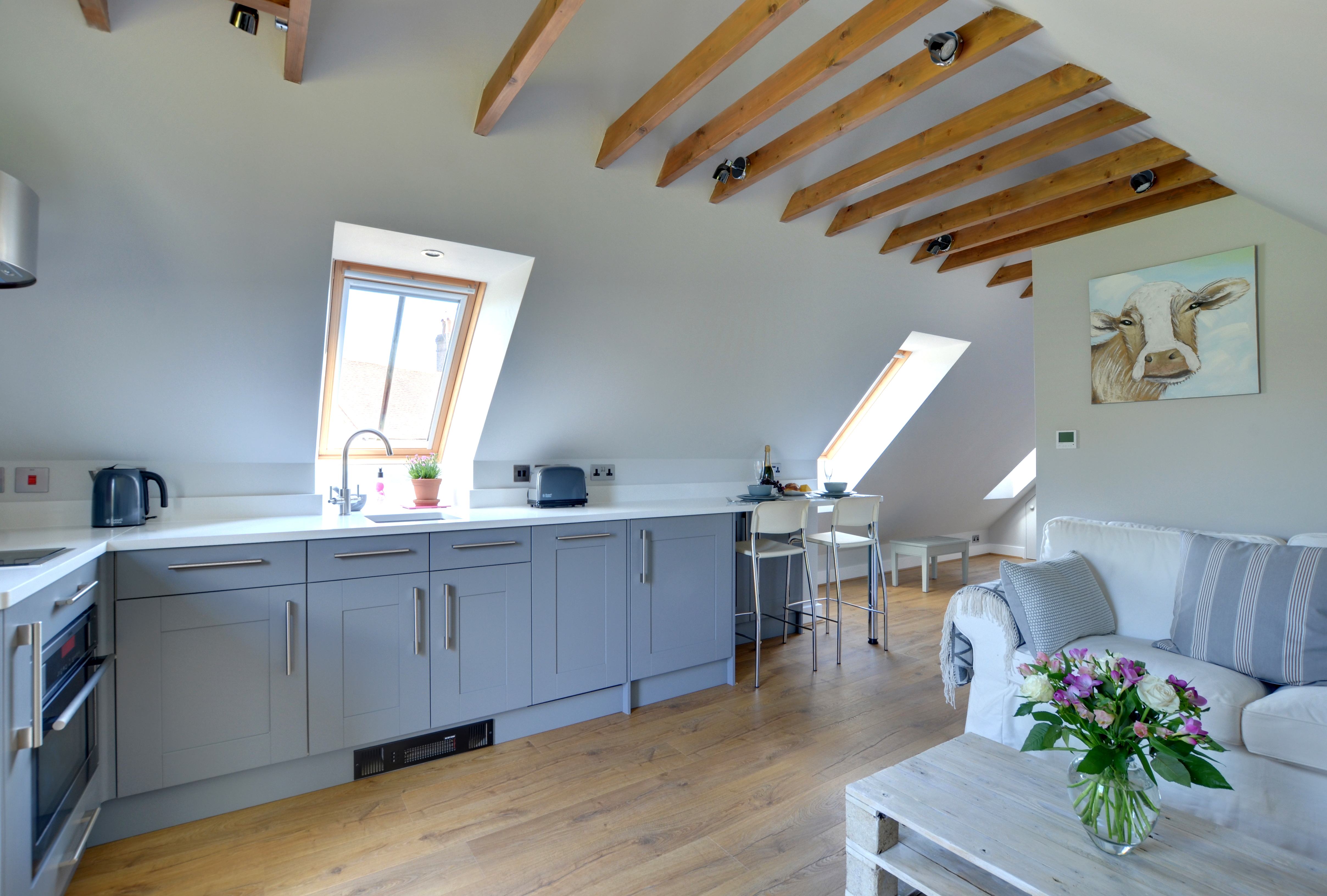 TW663 - Interior.jpg