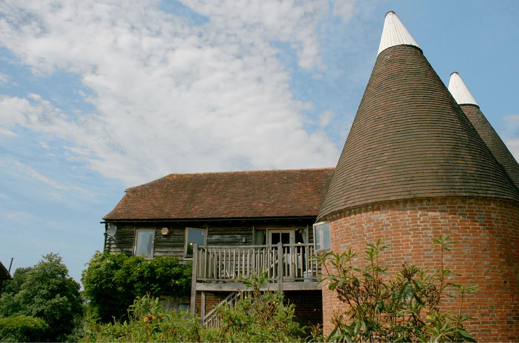 bourne-farm-oast---outside-edit-copy-.jpg