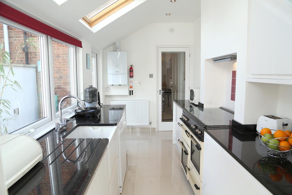 becket-s-house---kitchen-3-copy- (1).jpg