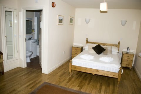 the-black-horse-inn-thurnham_room.jpg