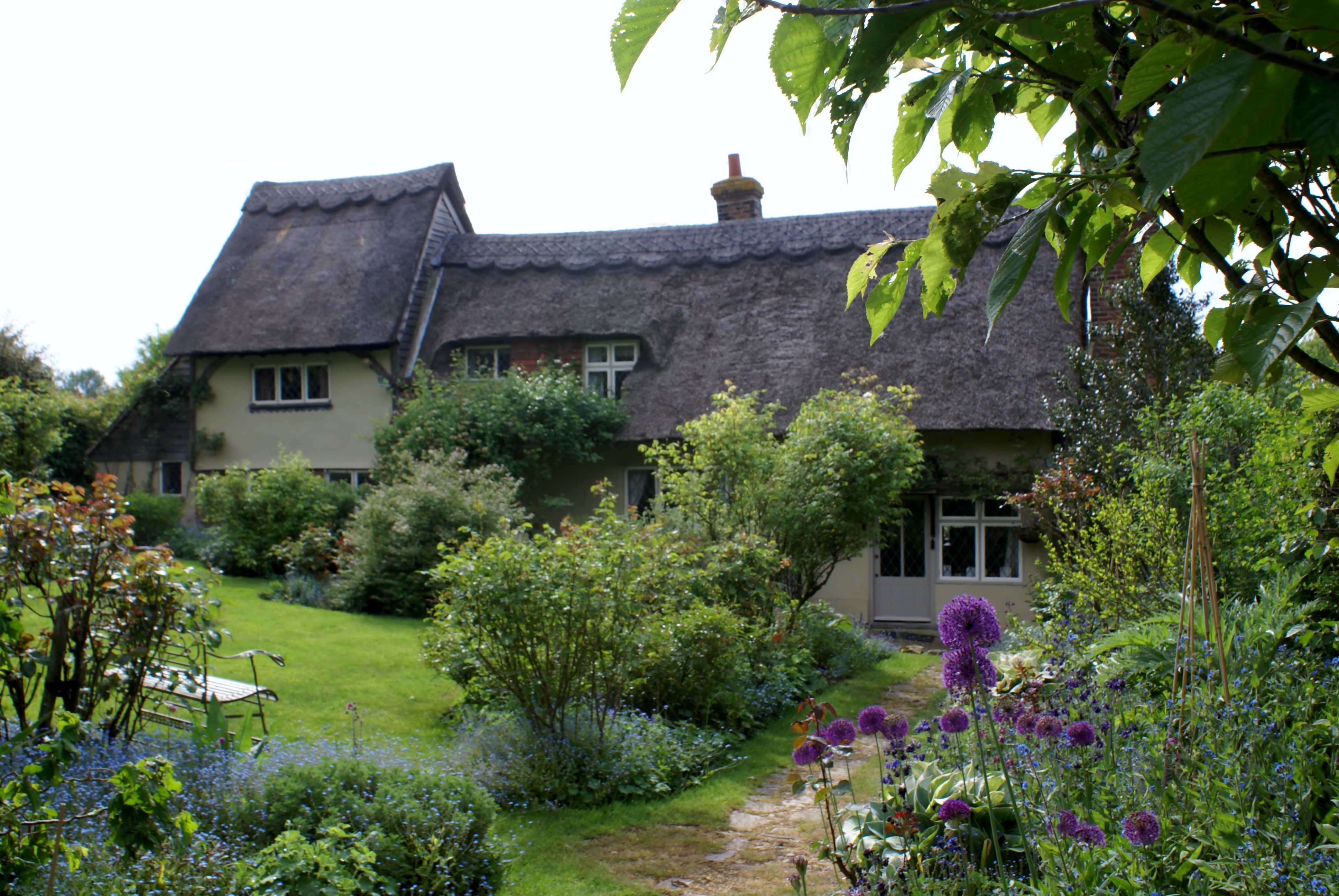 thatched-cottage-hever-main.jpg
