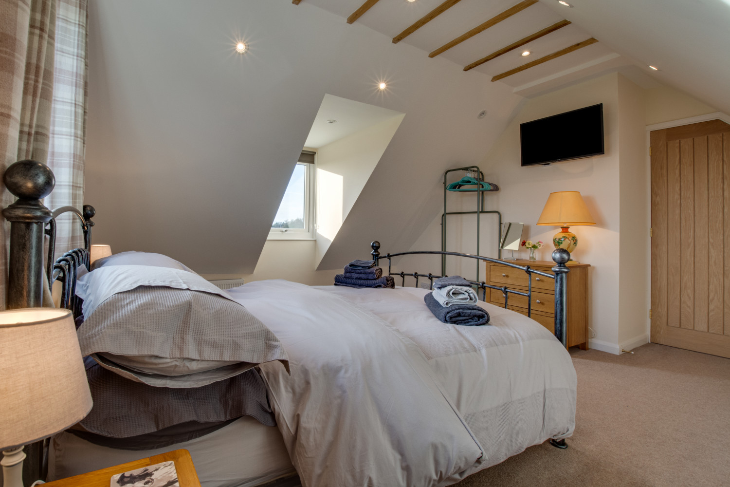 MD452 Bedroom View 1