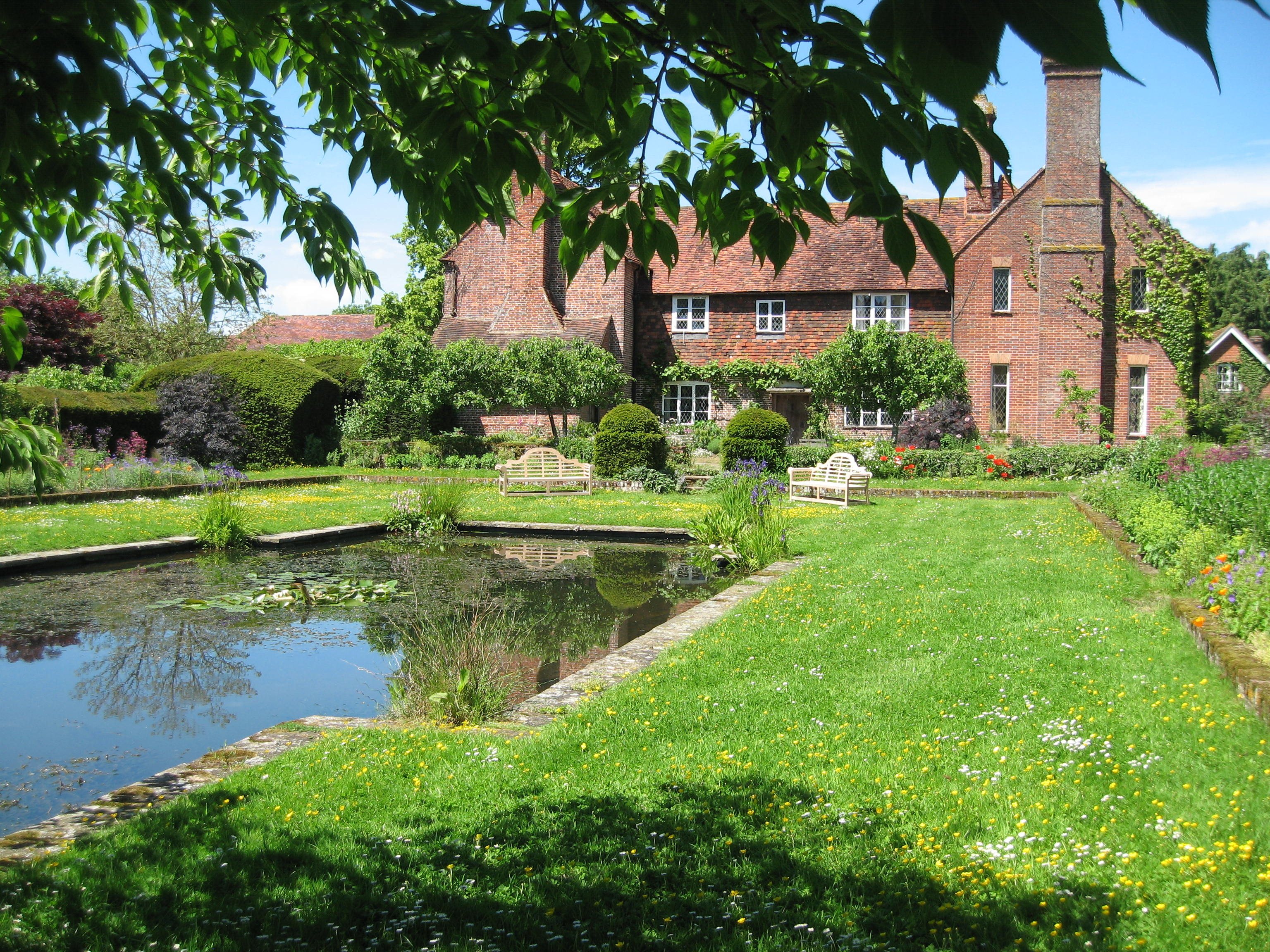 boreplacehouseterraceandpondsummer (1).jpg